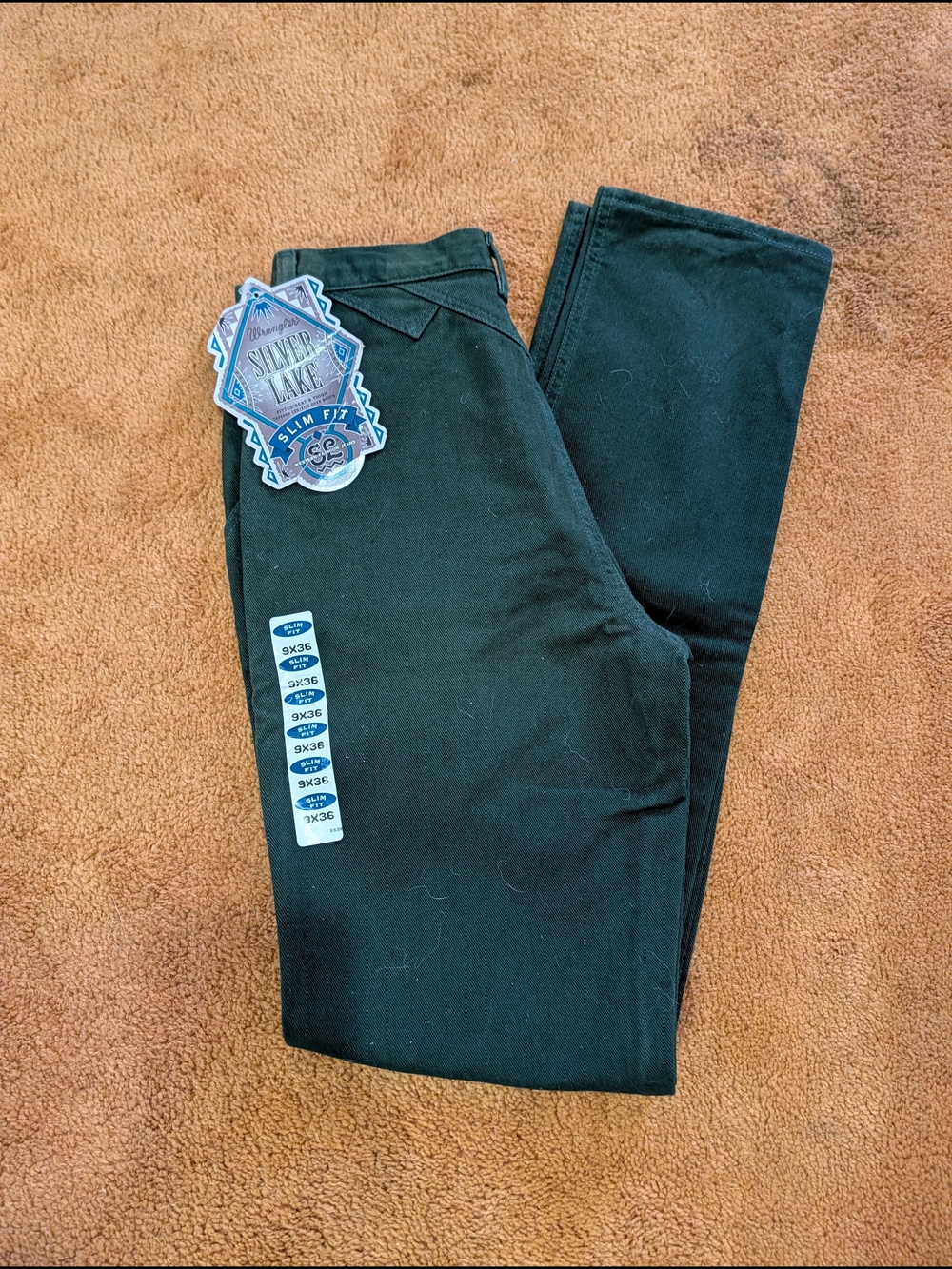 Wrangler Straight Leg Jeans in Dark Green